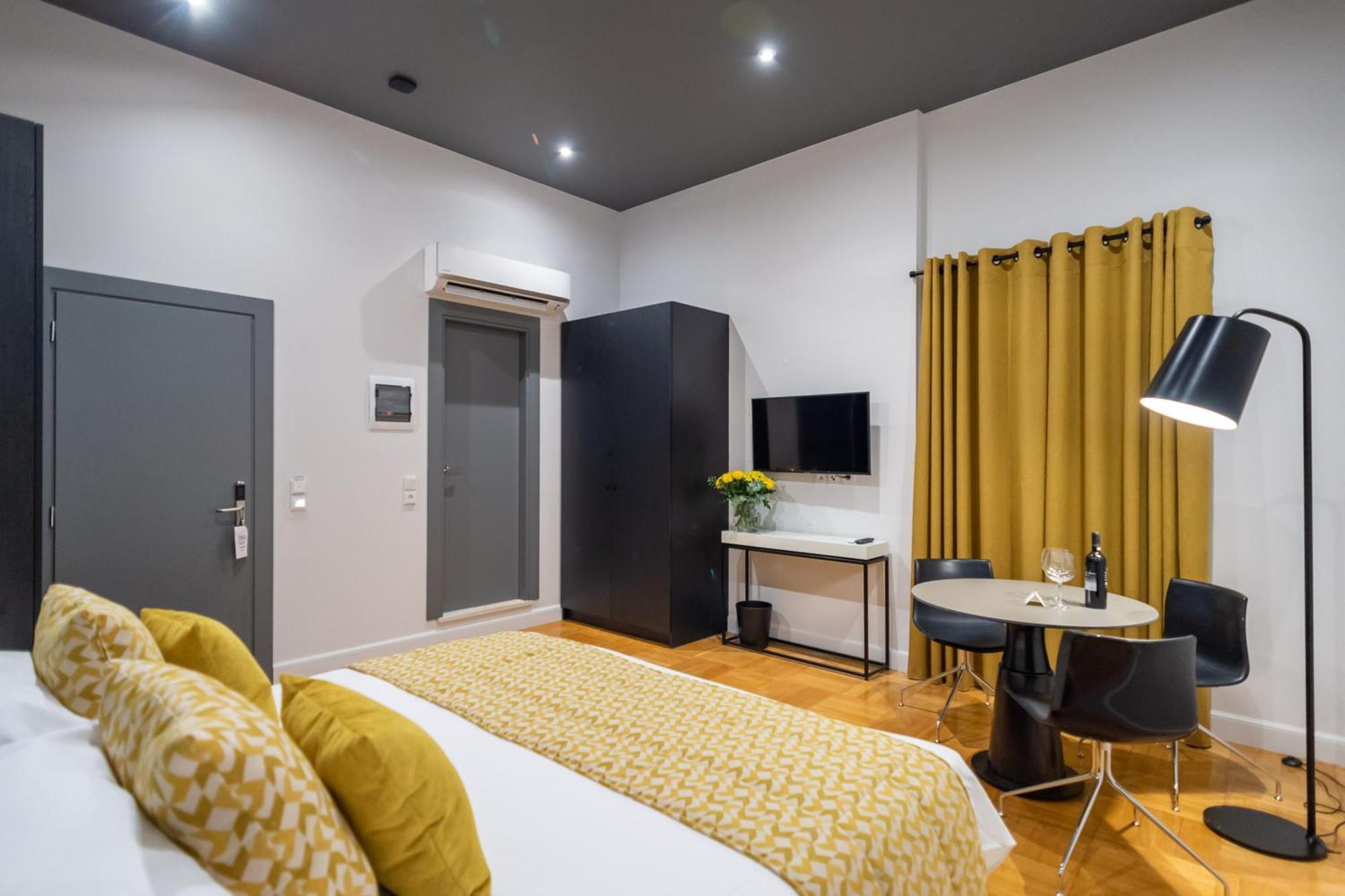33solonossuites * Athens